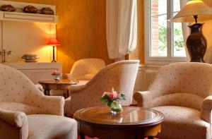 Hotels Le Troncais : photos des chambres