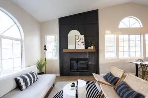 Entire house - 4 Bedroom & 2 Bath, 5 Min to Beach - Oceanside