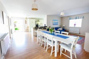 2100 Sq Ft Beach House with large garden