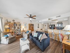 Island North 14C - 2nd row stunner! Relax in comfort after your days in the sun condo