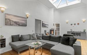 Three-Bedroom Holiday Home In Grenaa