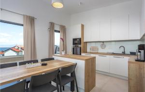 Pet Friendly Apartment In Malinska