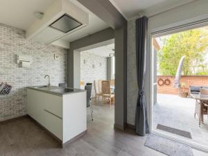 Modern Villa w Private Yard