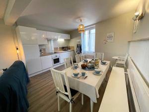 Maisons de vacances Gite Azay-le-Rideau, 4 pieces, 6 personnes - FR-1-381-531 : photos des chambres