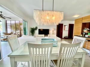 Stunning Beachfront Condo With Private Beach, Las Terrenas-El Limón