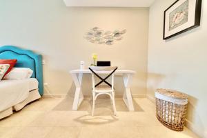 New! Beachfront Lux Condo With Private Jacuzzi