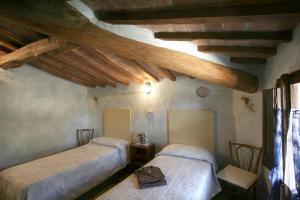 Antica Pietra holiday house with pool