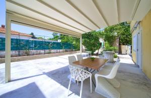 Apartment with Terrace room in Apartments Adria Danka