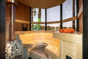 SHANTI FOREST HOUSE Guest house with mirror sauna