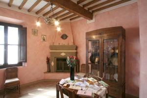 Antica Pietra holiday house with pool