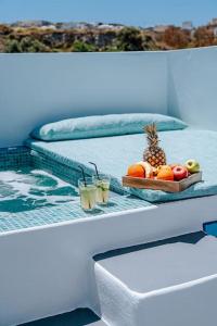 Star Cactus Traditional Cave Suite with Jacuzzi
