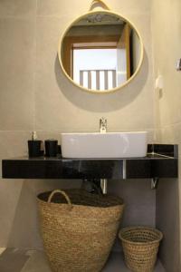 STUDIO MODERNE PROCHE MACDO RTE CASA