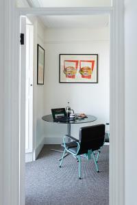 Paramount Apartments Ilfracombe, arty seaside holiday apartments