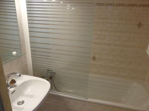 Studio cabine spacieux 4 pers, proche pistes et village, balcon et parking, Arêches-Beaufort - FR-1-342-295