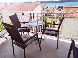 Apartment Mia - Spacious apartment on 85 m2 with beautiful sea view