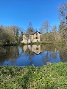 Maisons de vacances Moulin de Verneiges gite de charme et salle multiculturelle en option : photos des chambres