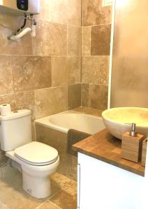 Blue Summer Vibes - Studio duplex 3 - AC, parking, beach at 50m, SPA discnt