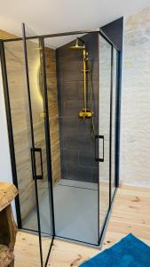 Maisons de vacances L'atelier - Duplex Gite de charme avec Spa La Rochelle : photos des chambres