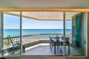 MAGNÍFICO APARTAMENTO - primera línea de mar - La Playa