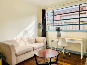 Bay Rd Kids & Pet Friendly Free Parking