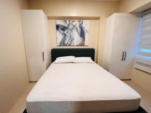 **H Incomparable Value