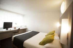 Hotels Campanile Fougeres : photos des chambres