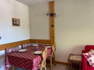 Appartements Appartement Samoens, 2 pieces, 4 personnes - FR-1-624-127 : photos des chambres