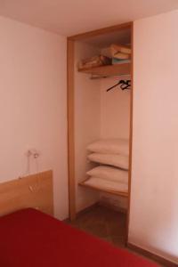 Appartements Grazioso bilocale a 200 m dal mare in residence con piscina e WI-FI : photos des chambres