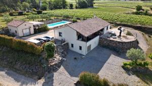 Maison cosy avec piscine privée, vue 360 panoramique