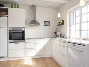 10 person holiday home in Marstal-By Traum