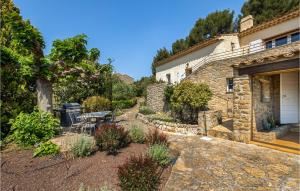 Maisons de vacances Beautiful Home In La Cadire-dazur With Outdoor Swimming Pool, Wifi And 5 Bedrooms : photos des chambres