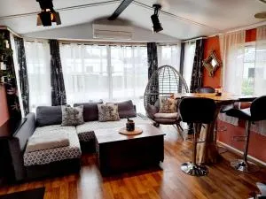 LE PETIT BONHEUR - 阿旺桥