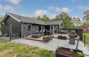 3 Bedroom Beautiful Home In Aa..