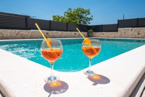 Villa Sorelle with a swimming pool