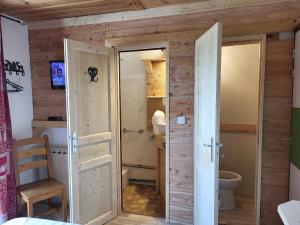 Hotels Auberge La Coulette : Chambre Double avec Salle de Bains Privative