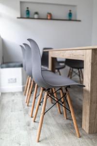 Eden Cottage - 9 Guests, Sea Views, Central Cowes, Ferry Deal