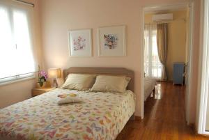 Bright and airy home 50 meters from the beach