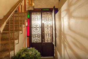 Kaboom Showroom & Guesthouse