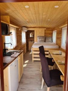 Maisons de vacances Tiny House Roulotte : photos des chambres