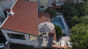 Villa Vlade- from the heated pool to the beach in 1 minute