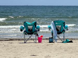 Stunning 8th floor View of the Beach - Islander East Studio