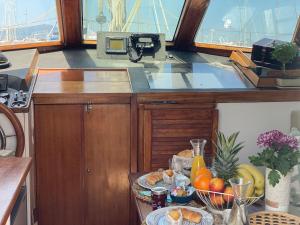 Sailing Nights Boat&breakfast img9