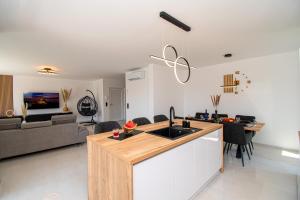 Villa Mina with a private pool in Pula