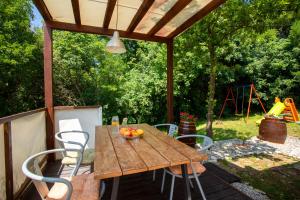 Holiday Home Deborah with Private Pool