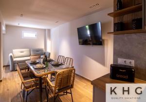 Seaside ground floor elegant Suite in Fiskardo! 20 steps from Zavalata beach!