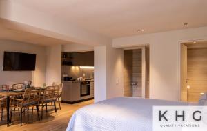 Seaside ground floor elegant Suite in Fiskardo! 20 steps from Zavalata beach!