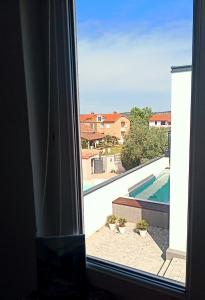 Abelia Pool View Studio