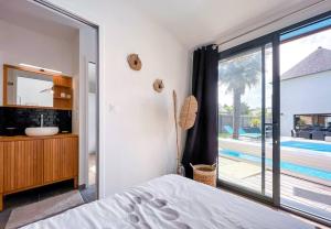 Villas Villa Ernest - Piscine - Plage a pied : photos des chambres