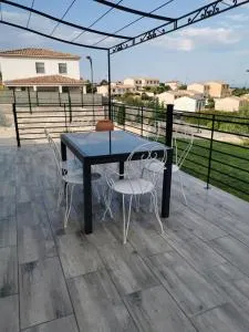 Villa moderne sur les hauteurs d'Aramon - Domazan