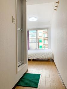 Shinjuku Center新宿中心! 3min walk from subway最近地铁站3分! Shinjuku Kabukicho新宿歌舞伎! 著名连锁大型公寓!高速无限制网路912